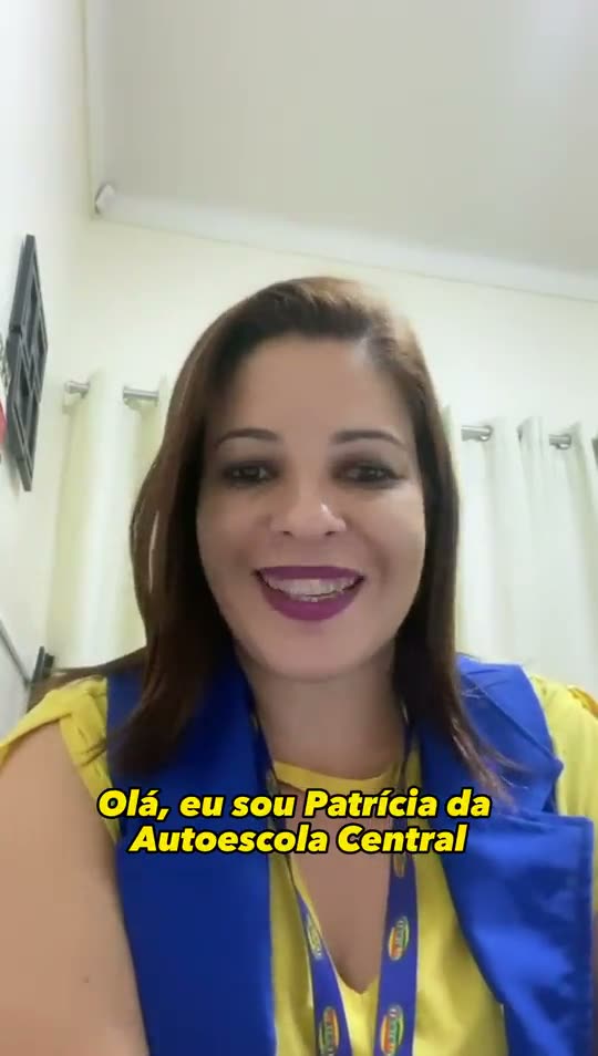 Patrícia, da Autoescola Central, gravando depoimento